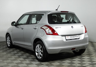 Подержанный автомобиль Suzuki Swift Hatchback 2011 года (7 фото)