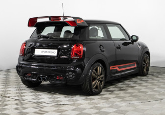 Подержанный автомобиль MINI Hatch 2019 года (5 фото)