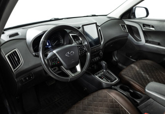 Подержанный автомобиль Hyundai Creta 2018 года (11 фото)