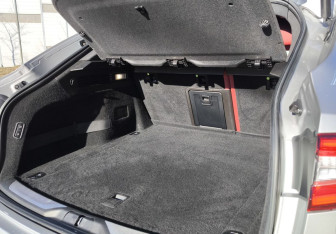 Подержанный автомобиль Maserati Levante 2018 года (38 фото)