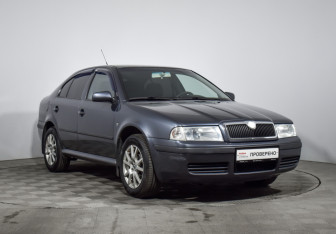 Подержанный автомобиль Skoda Octavia Liftback 2009 года (3 фото)