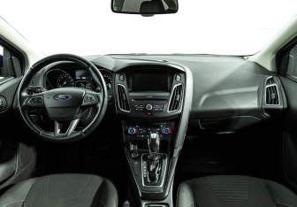 Подержанный автомобиль Ford Focus Sedan 2016 года (13 фото)