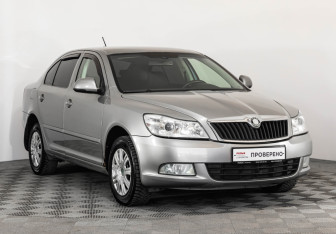 Подержанный автомобиль Skoda Octavia Liftback 2010 года (3 фото)