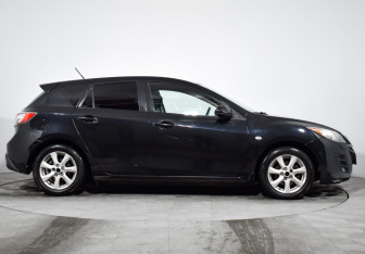 Подержанный автомобиль Mazda 3 Hatchback 2011 года (4 фото)