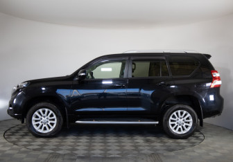 Подержанный автомобиль Toyota Land Cruiser Prado 2013 года (8 фото)