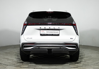 Подержанный автомобиль Geely Atlas 2024 года (6 фото)