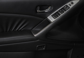 Подержанный автомобиль Nissan Murano Suv 2010 года (23 фото)