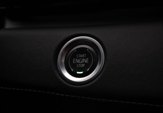 Подержанный автомобиль Cadillac Escalade Suv 2021 года (16 фото)