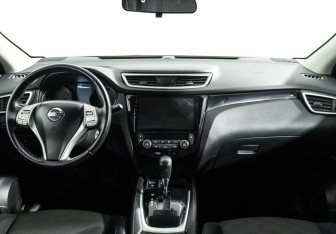 Подержанный автомобиль Nissan Qashqai 2016 года (13 фото)