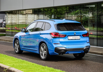 Подержанный автомобиль BMW X1 2020 года (8 фото)