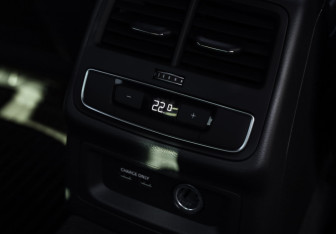 Подержанный автомобиль Audi A4 Sedan 2021 года (31 фото)