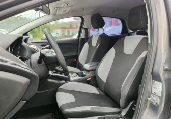 Подержанный автомобиль Ford Focus Sedan 2013 года (11 фото)