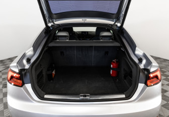 Подержанный автомобиль Audi A5 Liftback 2017 года (32 фото)