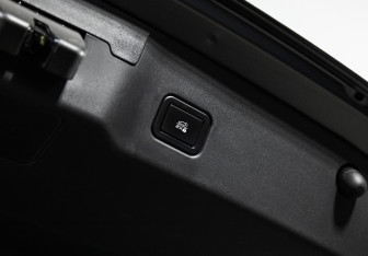 Подержанный автомобиль Changan UNI-V 2023 года (25 фото)