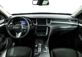 Подержанный автомобиль Infiniti QX50 2018 года (13 фото)