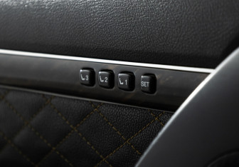 Подержанный автомобиль Toyota Land Cruiser Suv 2008 года (16 фото)