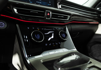 Подержанный автомобиль Exeed VX 2022 года (21 фото)