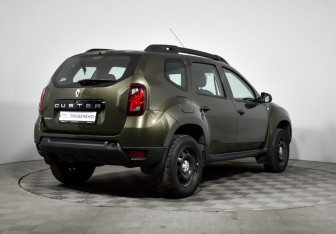 Подержанный автомобиль Renault Duster 2018 года (5 фото)
