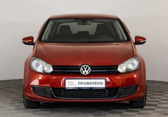 Подержанный автомобиль Volkswagen Golf Hatchback 2011 года (2 фото)