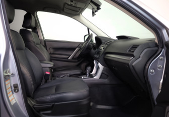 Подержанный автомобиль Subaru Forester Suv 2013 года (22 фото)