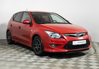 Подержанный автомобиль Hyundai i30 Hatchback 2010 года (3 фото)