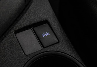 Подержанный автомобиль Toyota Corolla Sedan 2013 года (18 фото)