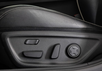 Подержанный автомобиль Genesis G70 2019 года (26 фото)