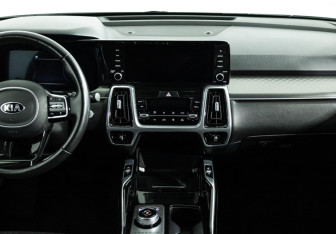 Подержанный автомобиль Kia Sorento 2021 года (14 фото)