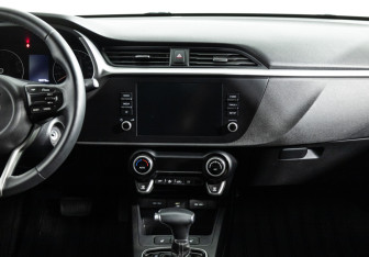 Подержанный автомобиль Kia Rio Sedan 2022 года (14 фото)