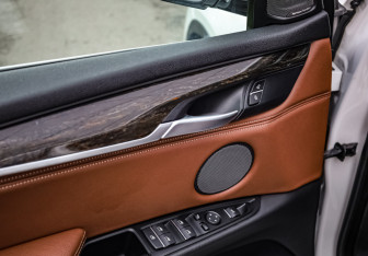 Подержанный автомобиль BMW X5 2018 года (13 фото)