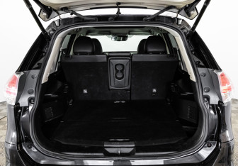 Подержанный автомобиль Nissan X-Trail 2015 года (21 фото)