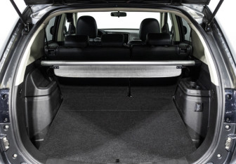 Подержанный автомобиль Mitsubishi Outlander 2020 года (21 фото)