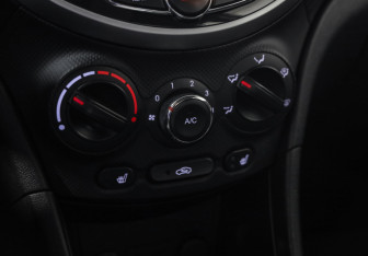 Подержанный автомобиль Hyundai Solaris Sedan 2014 года (14 фото)