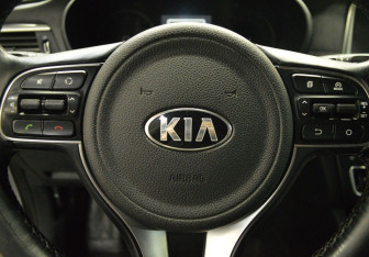 Подержанный автомобиль Kia Optima Sedan 2016 года (16 фото)