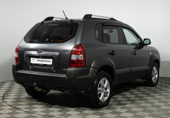 Подержанный автомобиль Hyundai Tucson 2008 года (5 фото)