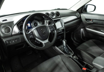 Подержанный автомобиль Suzuki Vitara 2021 года (11 фото)