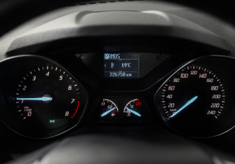 Подержанный автомобиль Ford Kuga 2014 года (12 фото)