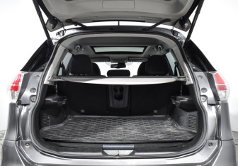 Подержанный автомобиль Nissan X-Trail 2015 года (20 фото)