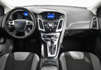 Подержанный автомобиль Ford Focus Hatchback 2013 года (13 фото)
