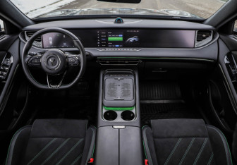 Подержанный автомобиль Voyah Free 2024 года (12 фото)