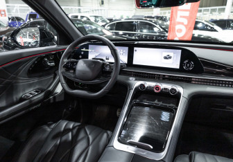 Подержанный автомобиль Exeed RX 2023 года (15 фото)