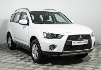 Подержанный автомобиль Mitsubishi Outlander 2010 года (3 фото)