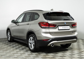 Подержанный автомобиль BMW X1 2020 года (7 фото)
