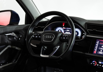 Подержанный автомобиль Audi Q3 2020 года (23 фото)