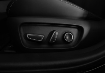 Подержанный автомобиль Toyota Camry Sedan 2024 года (14 фото)