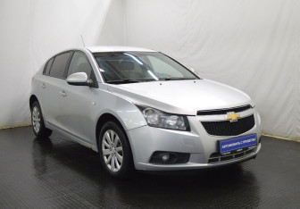 Подержанный автомобиль Chevrolet Cruze Hatchback 2012 года (3 фото)