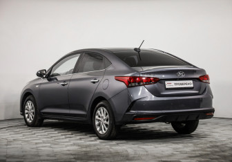 Подержанный автомобиль Hyundai Solaris Sedan 2021 года (7 фото)