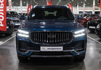 Подержанный автомобиль Geely Monjaro 2024 года (3 фото)