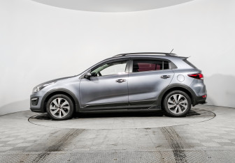 Подержанный автомобиль Kia Rio Hatchback 2018 года (8 фото)