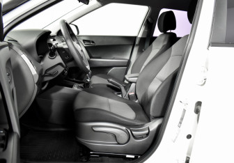 Подержанный автомобиль Hyundai Creta 2017 года (10 фото)